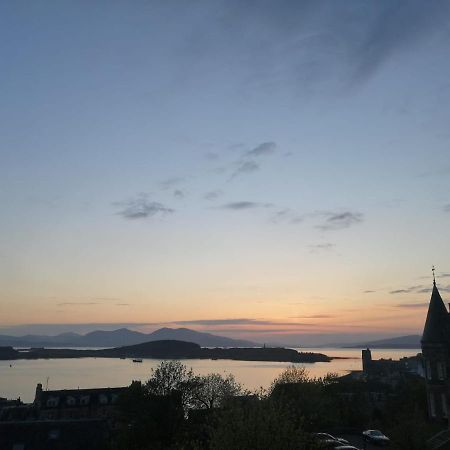Central Oban Studio With Stunning View Bagian luar foto